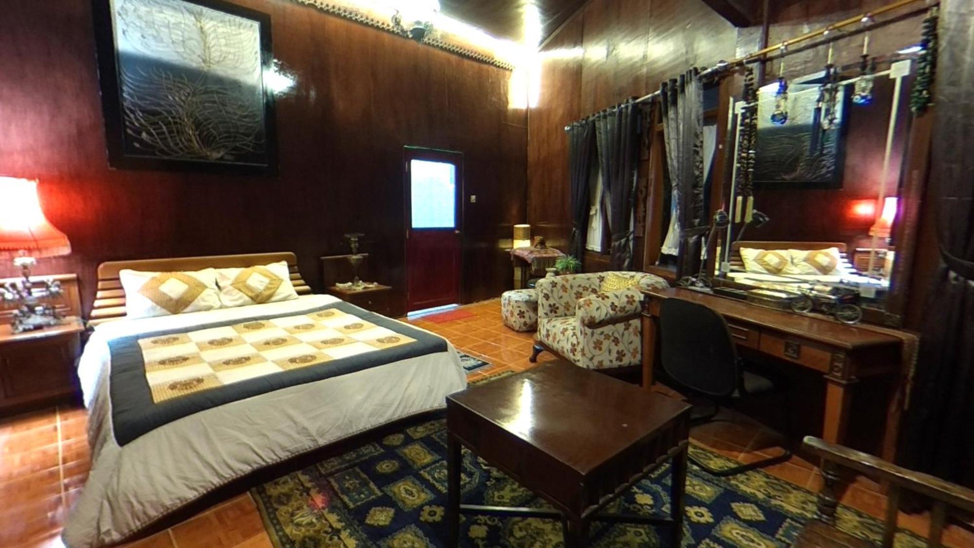 Badjoeri Ethnic Wooden Homestay Bandung Habitación foto